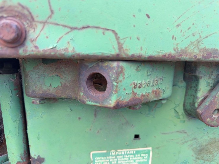 john-deere-3010-image-36