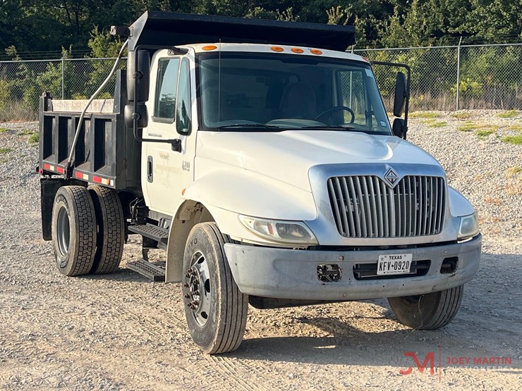 2008-international-durastar-4200-image-1