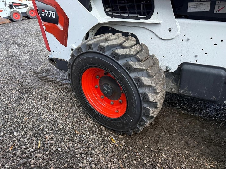 2024-bobcat-s770-image-13