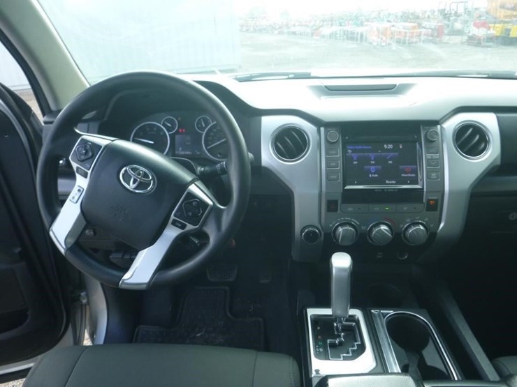 2015-toyota-tundra-image-9