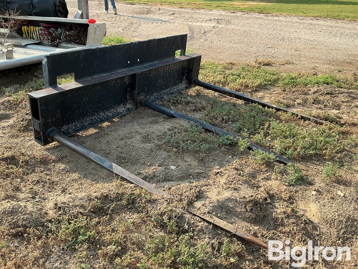 skid-steer-bale-spear-attachment-image-3