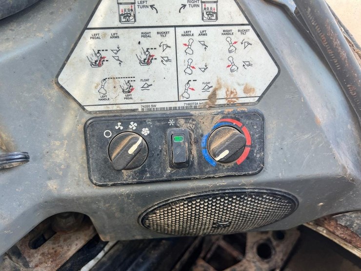 2015-bobcat-t770-image-24