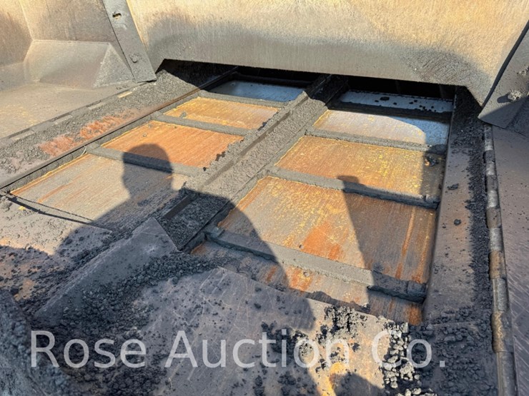 2016-maulden-1550d-asphalt-paver-(low-hrs)-richmond,-va)-image-6