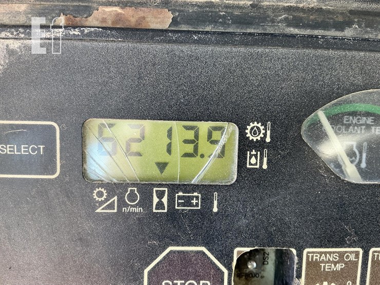 2005-deere-700h-lgp-image-17