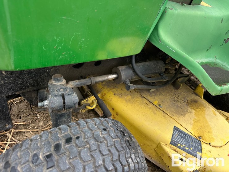 john-deere-318-image-13