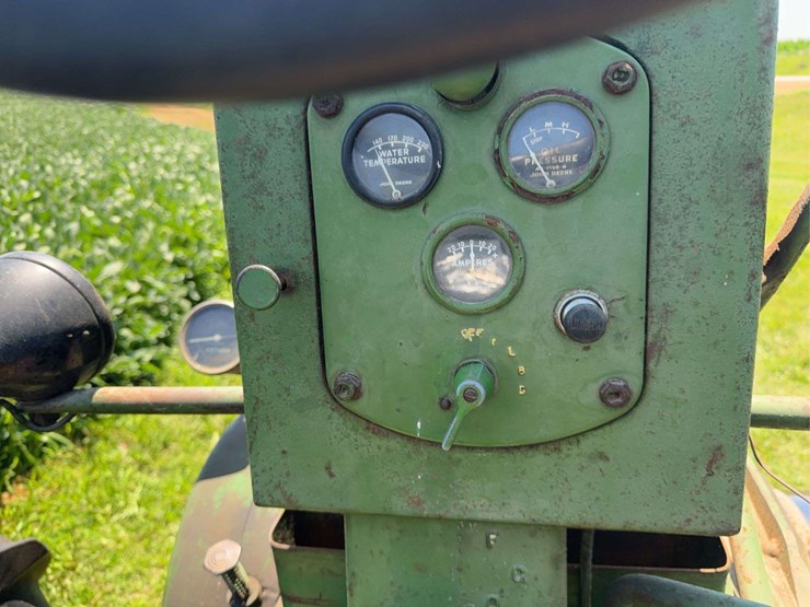 john-deere-70-image-32