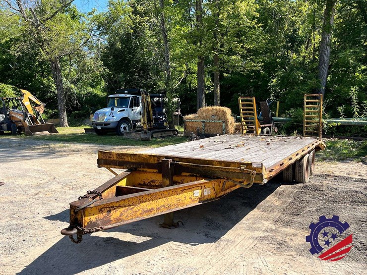 dual-t/a-equipment-tag-trailer-image-12
