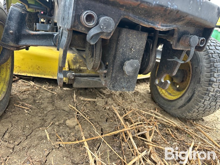 john-deere-318-image-17