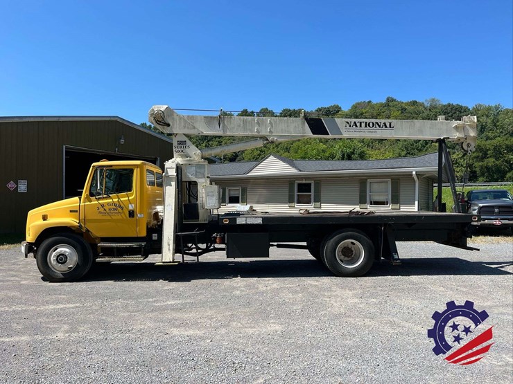 1999-freightliner-fl70-image-2