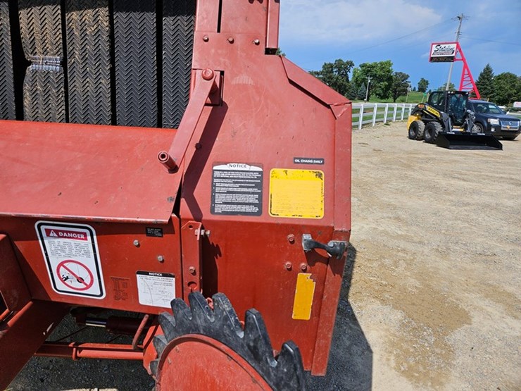 hesston-550-image-15