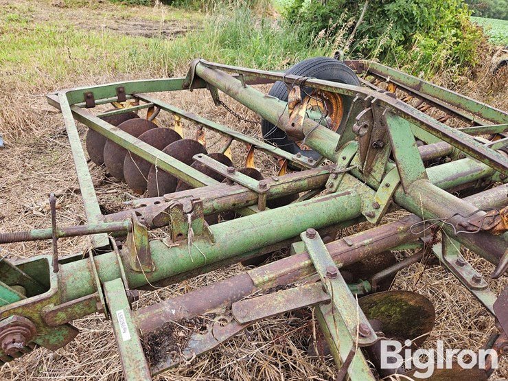 john-deere-12-image-11