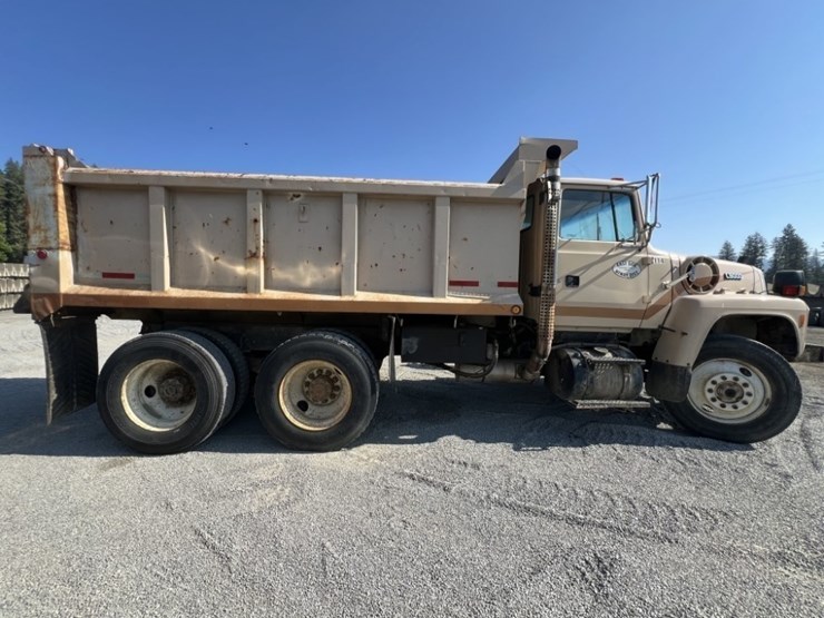 1991-ford-lt9000-image-1