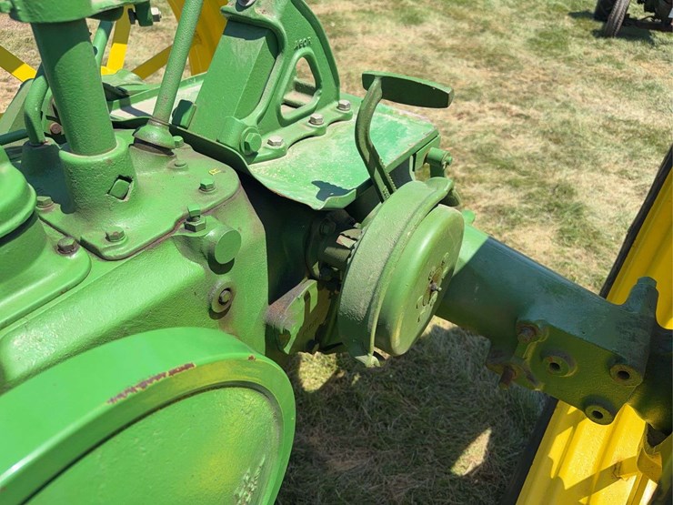 john-deere-b-image-35