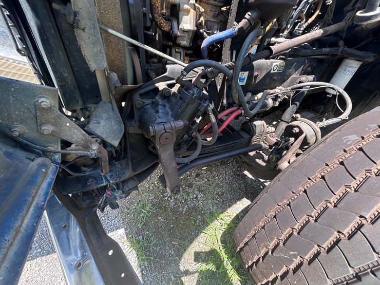 2005-kenworth-t800-image-43
