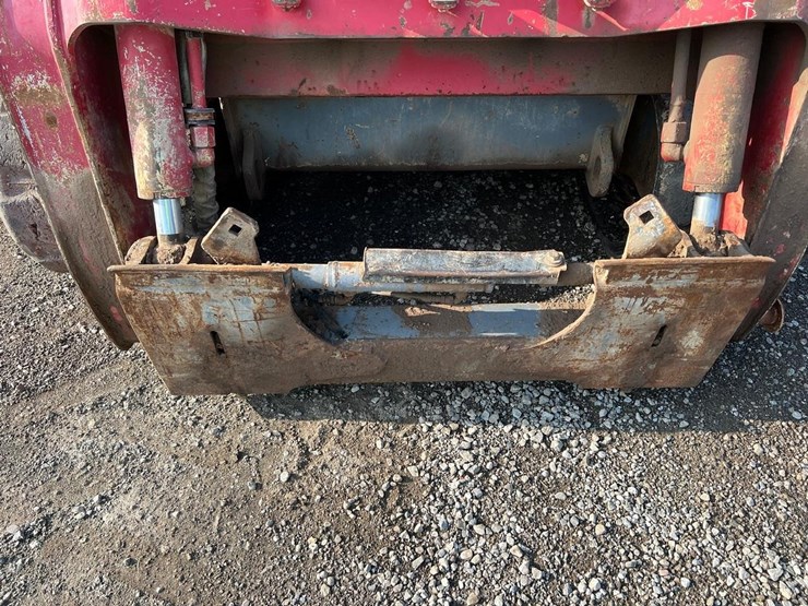 2021-takeuchi-tl12v2-image-9