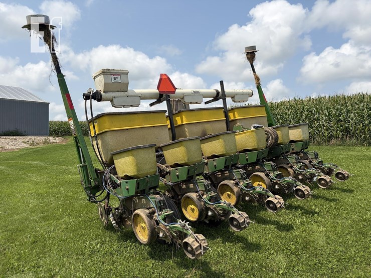 john-deere-7200-image-3