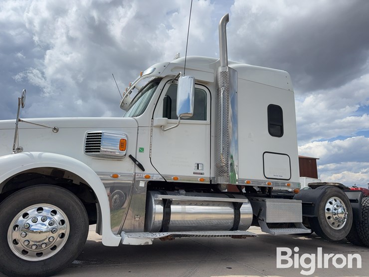 2012-freightliner-coronado-132-image-17