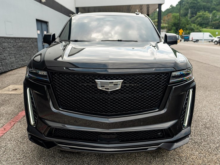 2024-cadillac-escalade-esv-image-10