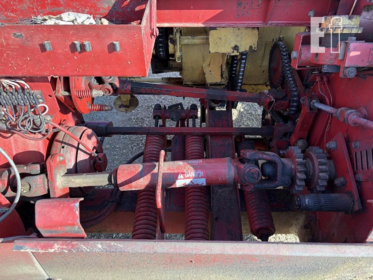 new-holland-900-image-11