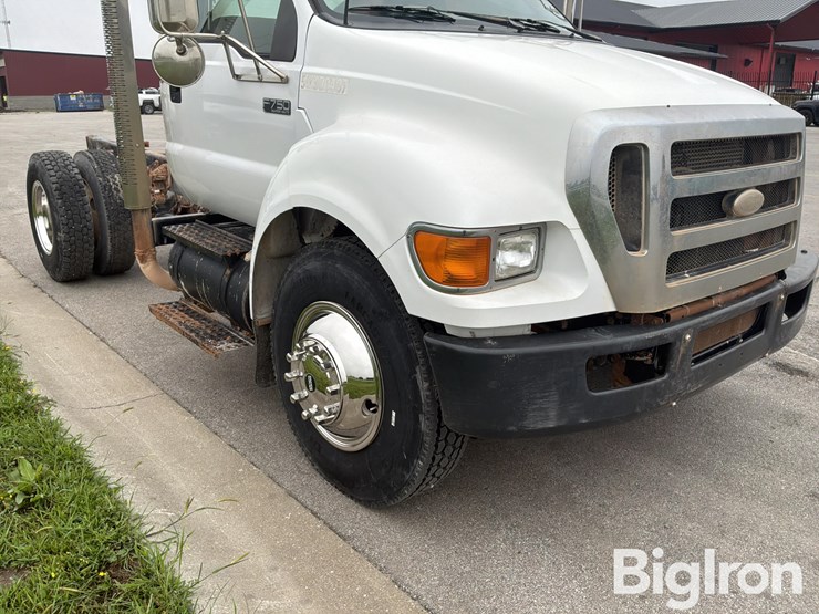 2006-ford-f750-image-17
