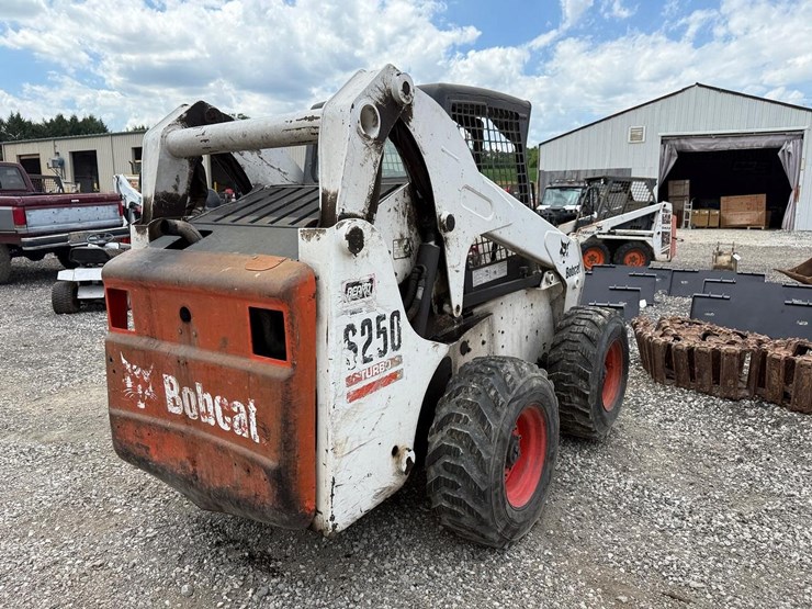 2005-bobcat-s250-image-8