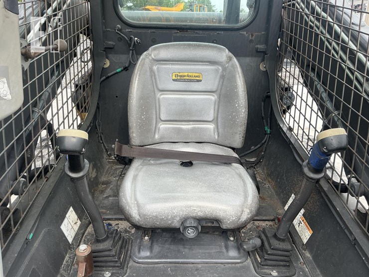 2018-new-holland-l228-image-12