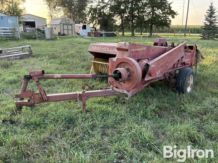 new-holland-hayliner-273-image-3