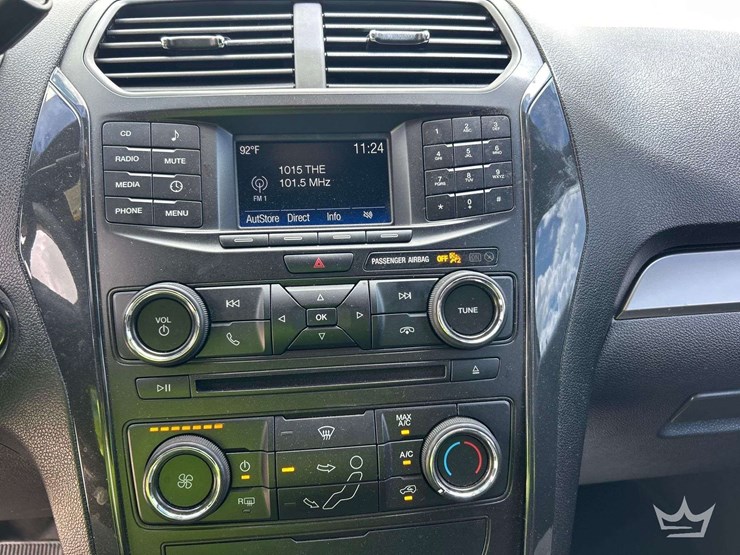 2017-ford-explorer-image-19