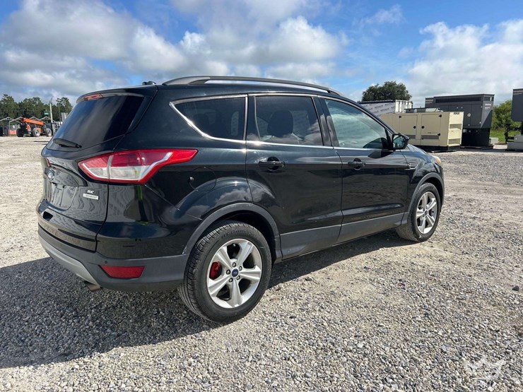 2015-ford-escape-image-3