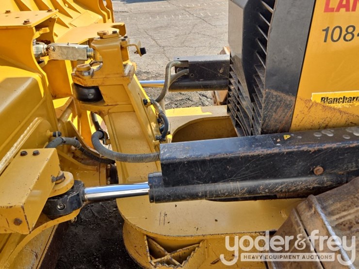 2020-caterpillar-d6k2-lgp-image-18