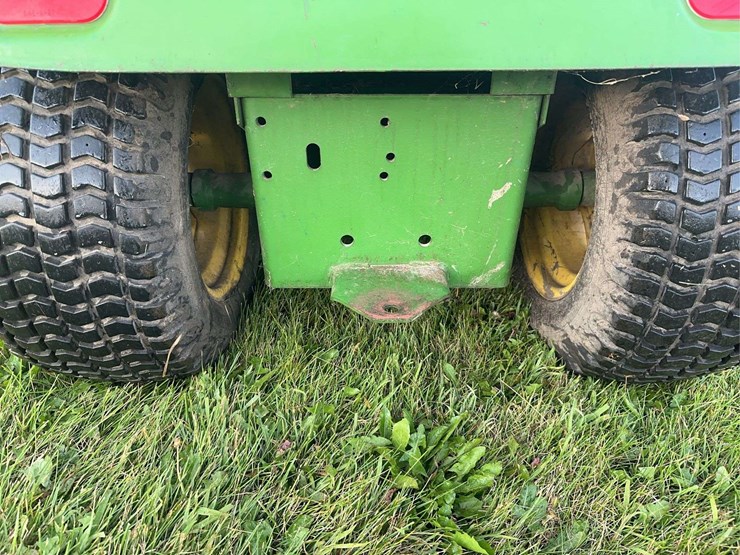 john-deere-110-image-7