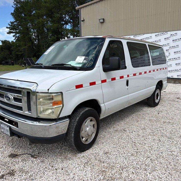 2009 FORD E150