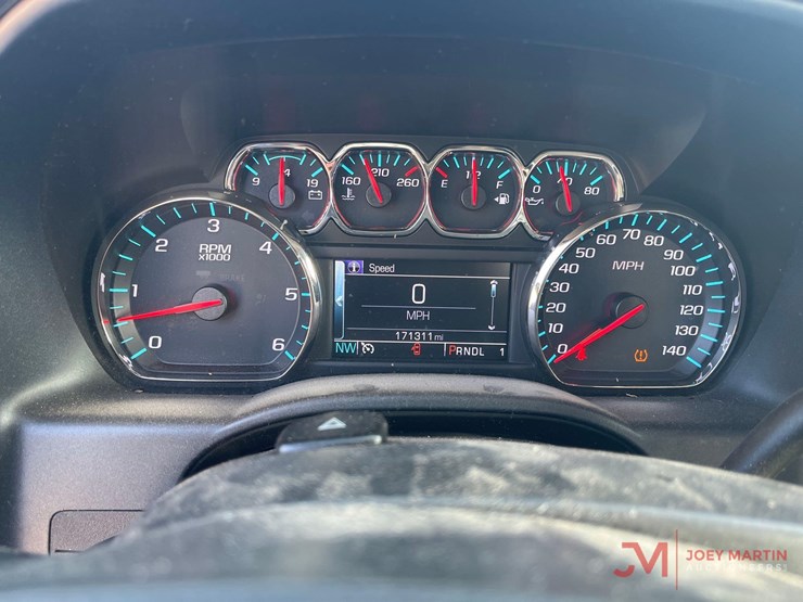 2018-chevrolet-2500-image-19