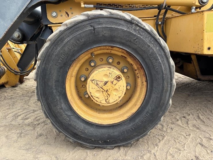 2013-deere-210k-ep-image-25