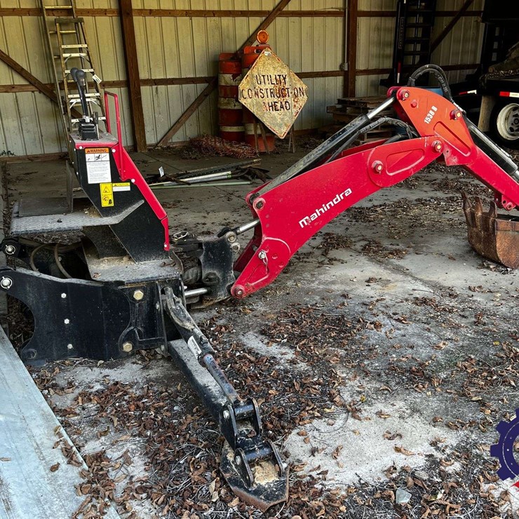 MAHINDRA 1538B Farm Tractor Backhoe Attachment