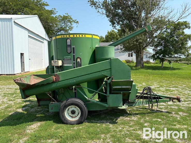 1979-john-deere-700-image-4