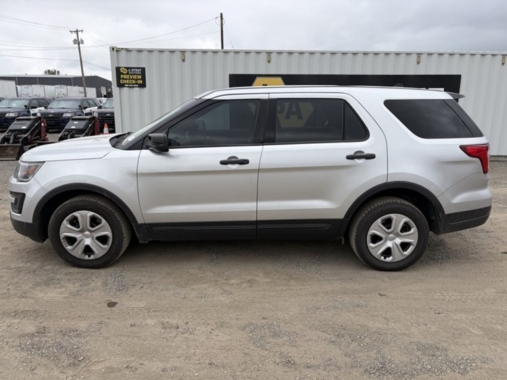 2018-ford-explorer-image-7