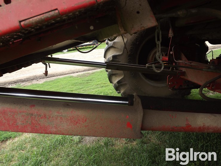 1981-massey-ferguson-860-image-13