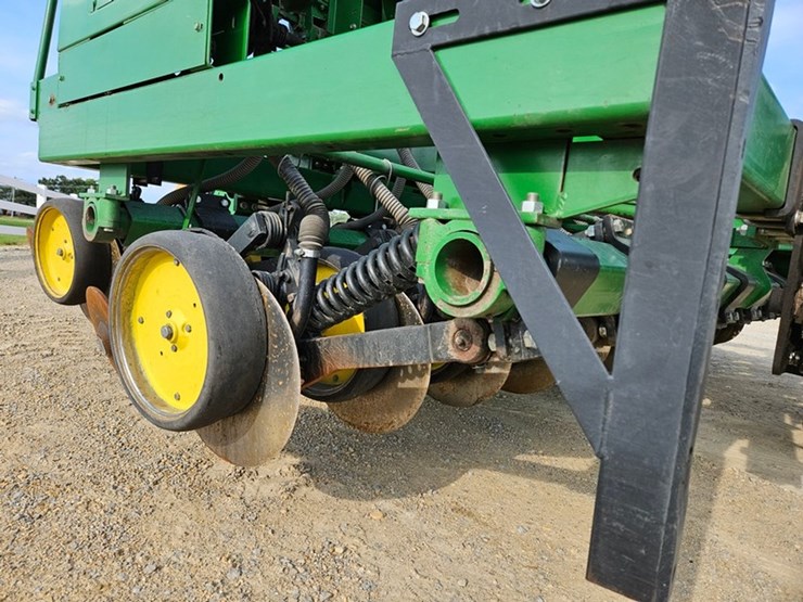 john-deere-750-image-20