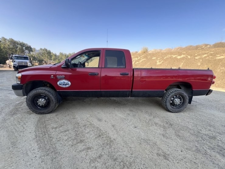 2009-dodge-ram-2500-image-2