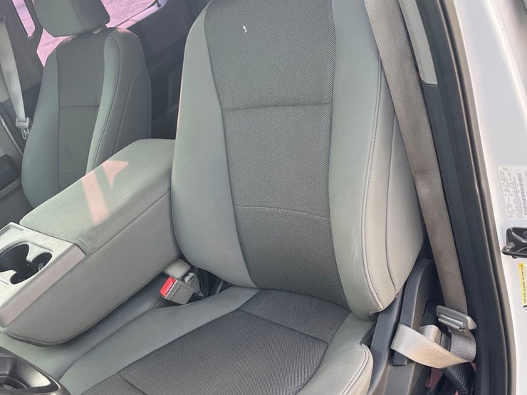 2019-ford-f150-xl-image-14
