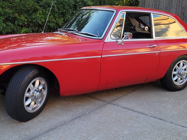 #146-•-offered-at-no-reserve-|-1969-mgb-gt-image-3