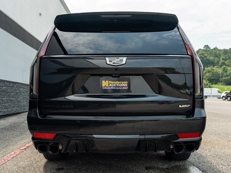 2024-cadillac-escalade-esv-image-6