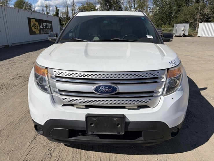 2015-ford-explorer-xlt-image-8
