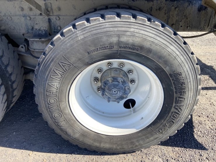 2004-kenworth-w900-image-33
