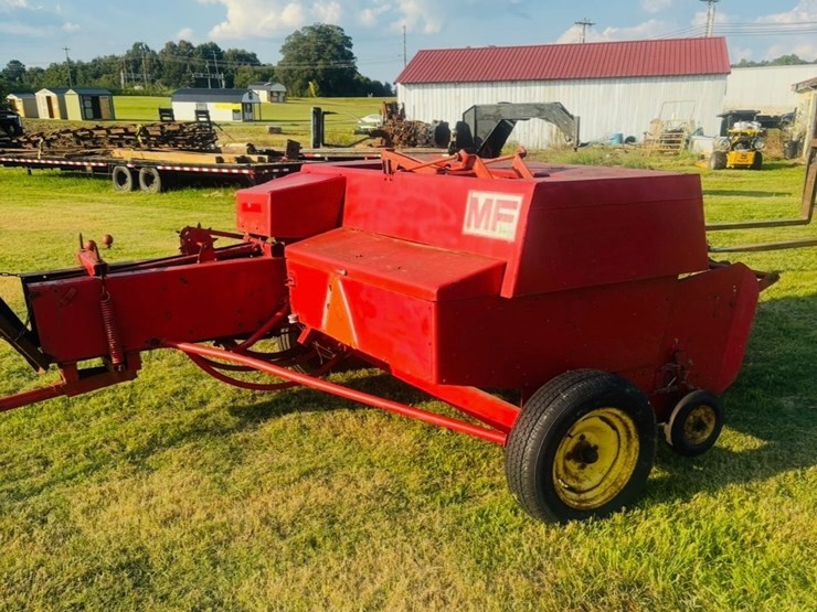 massey-ferguson-124-image-3