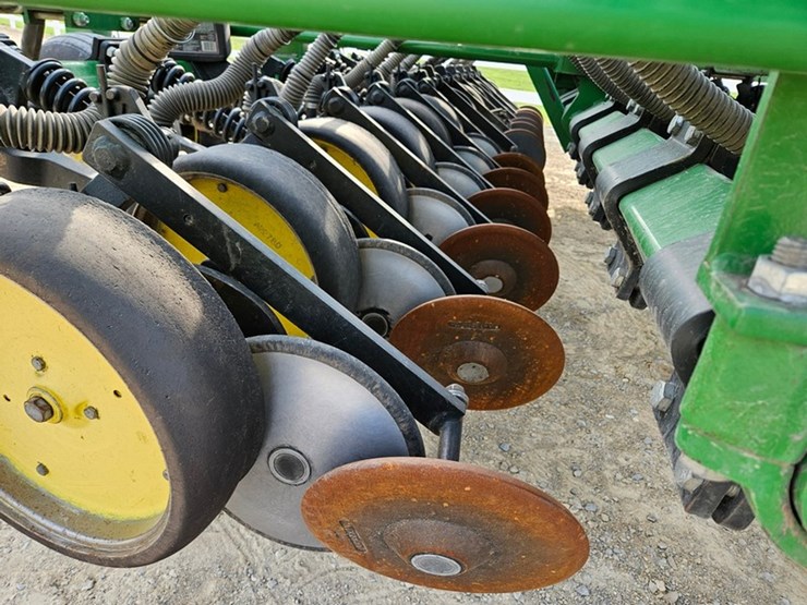 john-deere-750-image-30