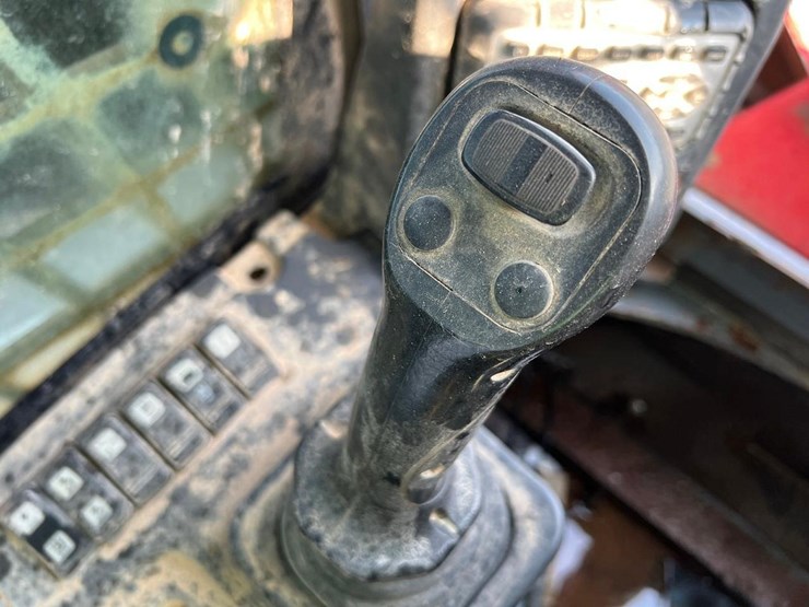 2021-takeuchi-tl12v2-image-21