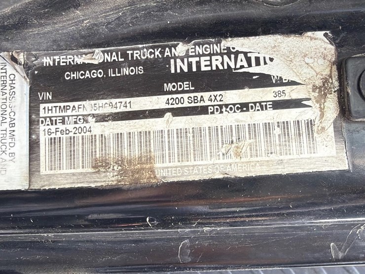 2005-international-durastar-4200-image-8