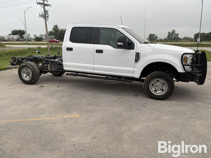 2019-ford-f350-xl-image-4